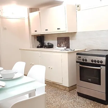 Olive Apartment- Center, 4 Bd, 1.5 Bath Διαμέρισμα Αθήνα