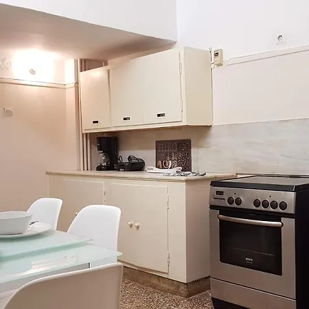 Olive Apartment- Center, 4 Bd, 1.5 Bath Διαμέρισμα Αθήνα