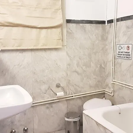 Διαμέρισμα Olive Apartment- Center, 4 Bd, 1.5 Bath